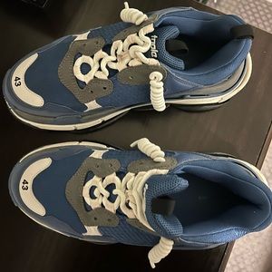 Balenciaga triple S sneakers size 43 fit us 10.5